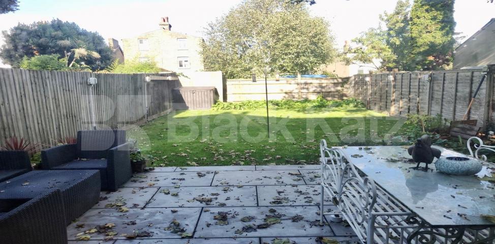 			LET, 2 Bedroom, 1 bath, 1 reception Apartment			 Fernlea Road, Balham